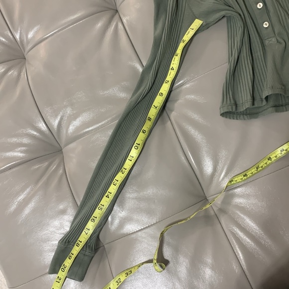 Aerie top - Picture 7 of 7